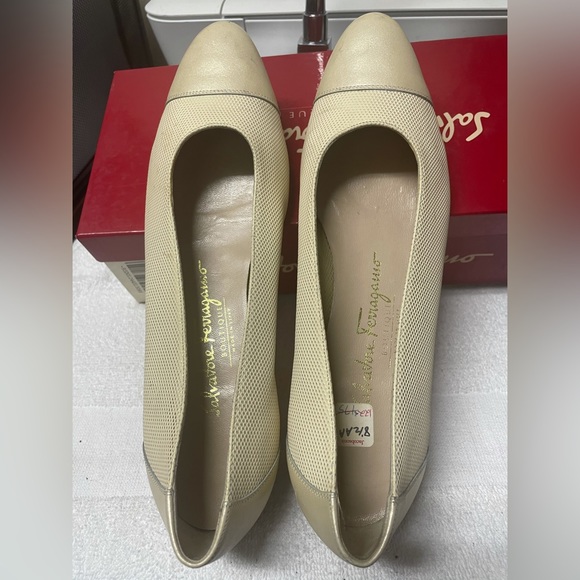 Salvatore Ferragamo Flats - Picture 2 of 6